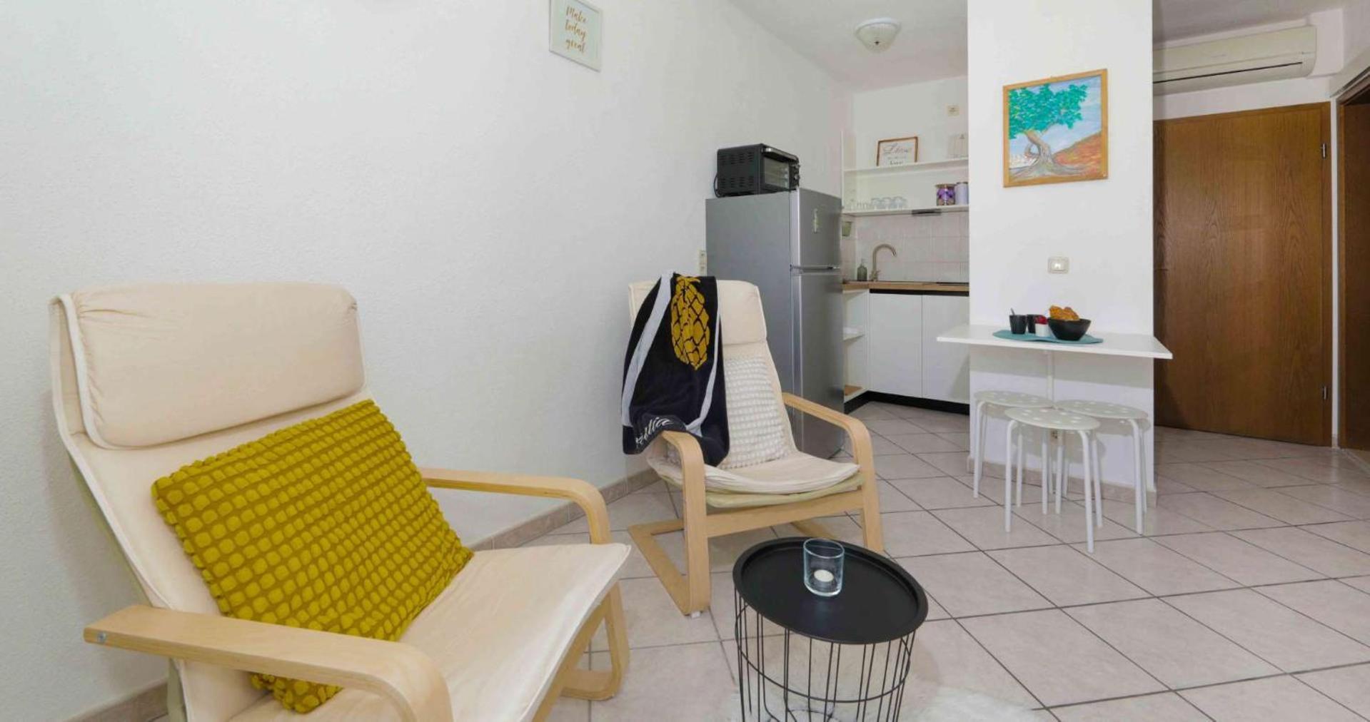 Apartments Lovric โตรกีร์ ภายนอก รูปภาพ